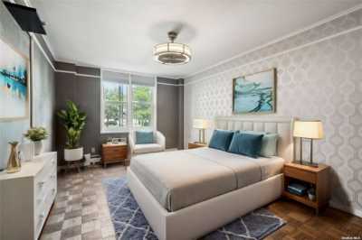 Home For Sale in Little Neck, New York