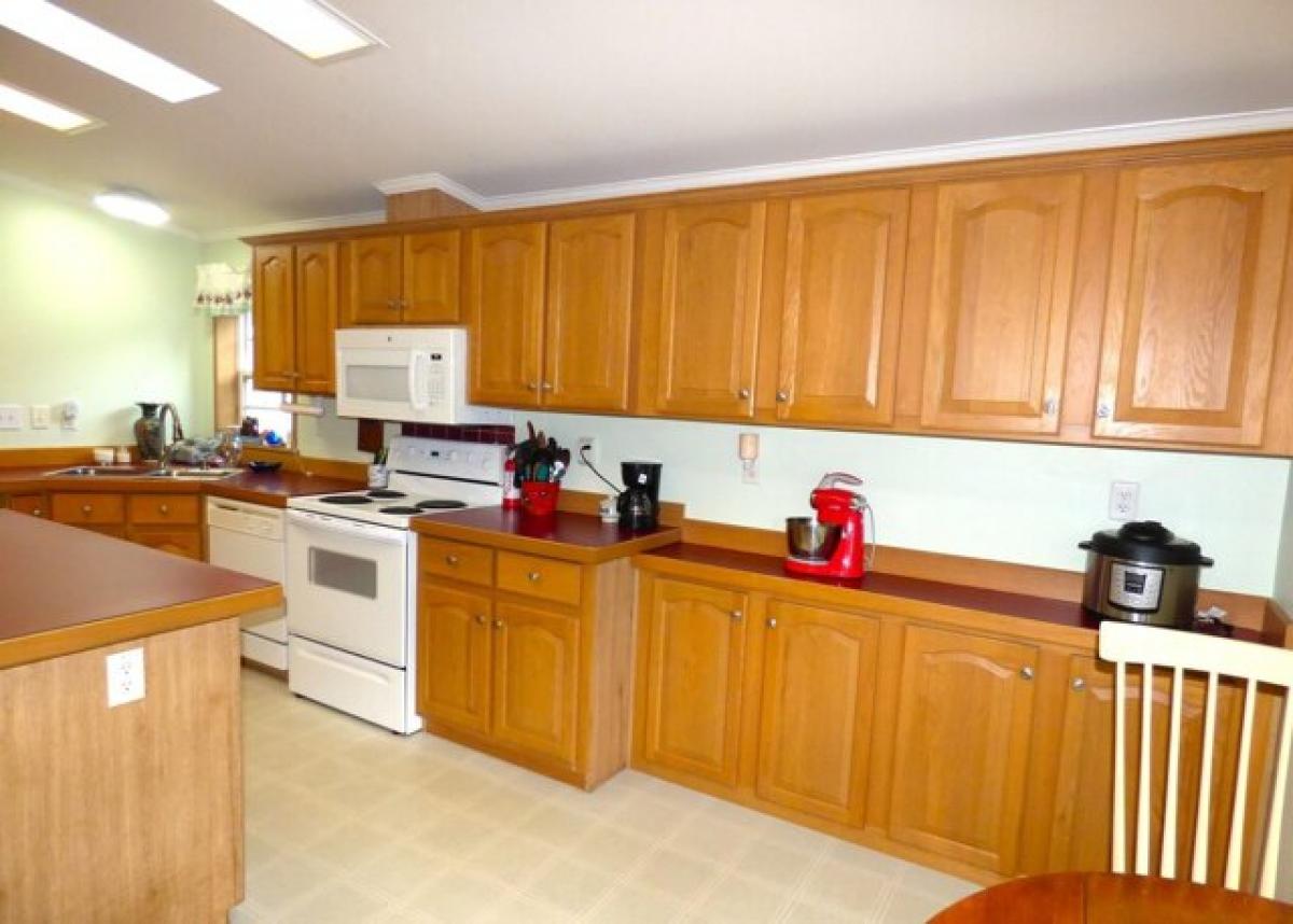 Picture of Home For Sale in Rochester, New Hampshire, United States