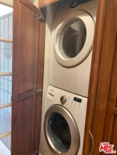 Home For Rent in Studio City, California