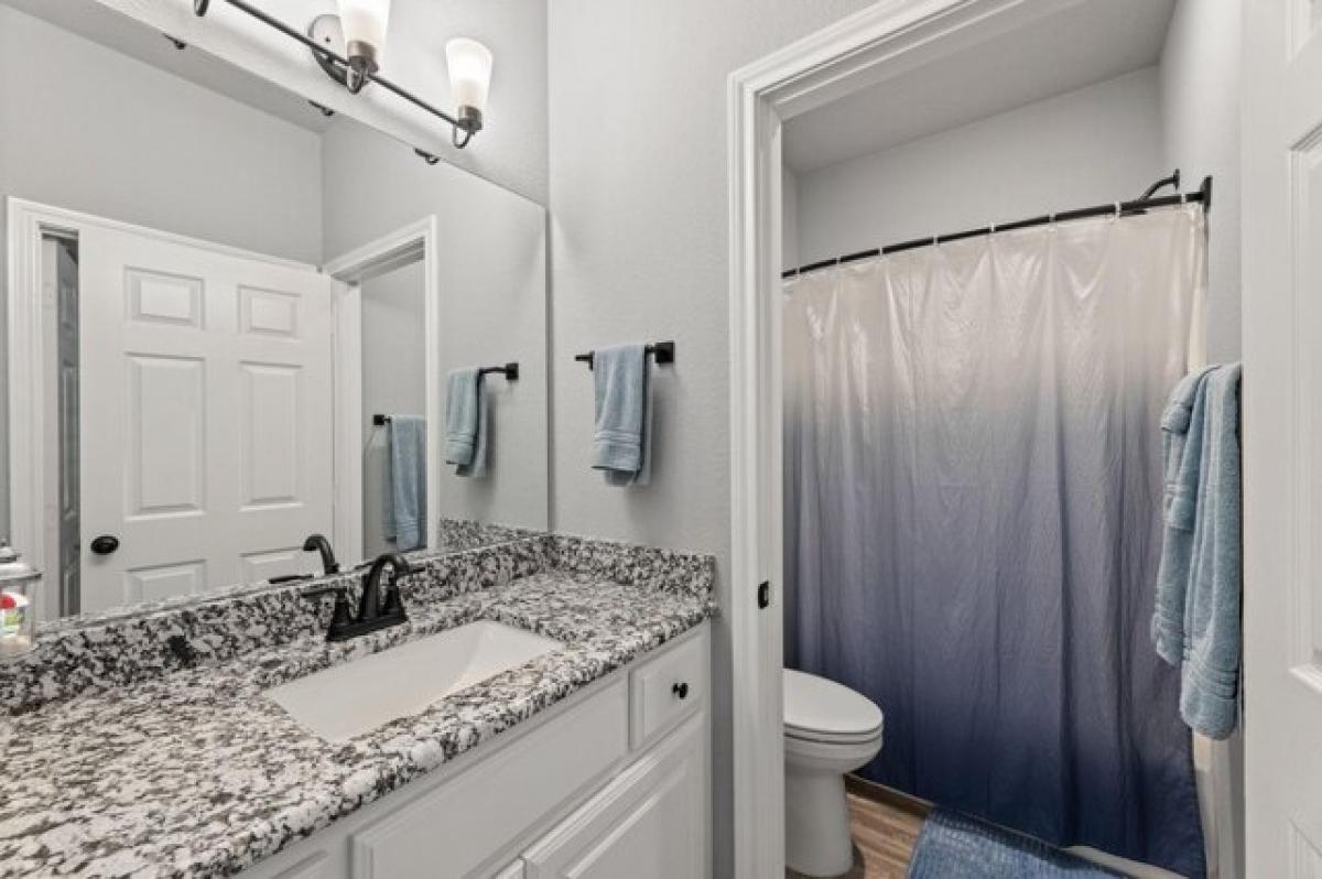 Picture of Home For Sale in Wills Point, Texas, United States