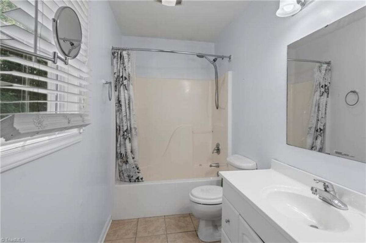 Picture of Home For Sale in Walkertown, North Carolina, United States