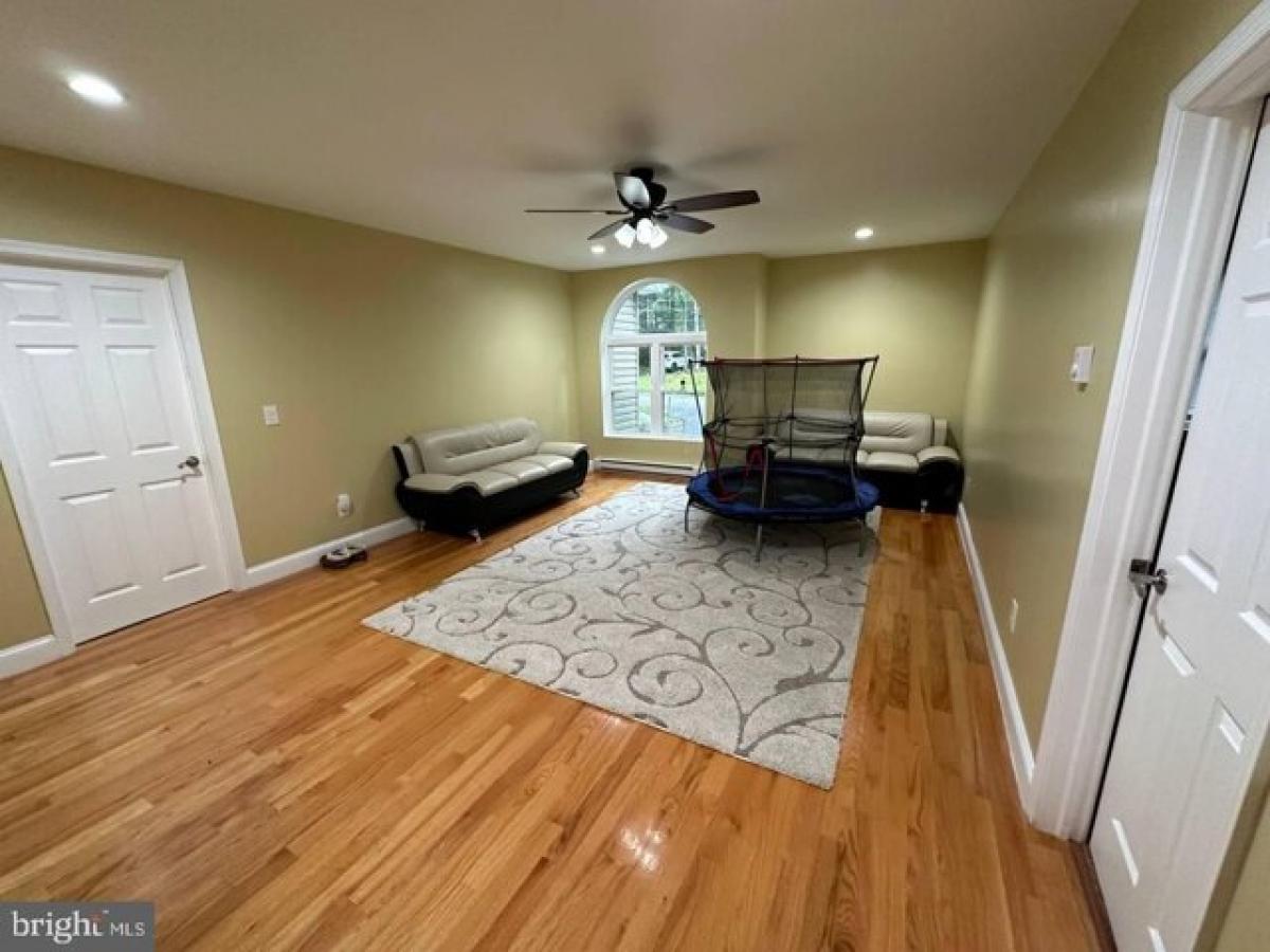 Picture of Home For Sale in Pocono Lake, Pennsylvania, United States