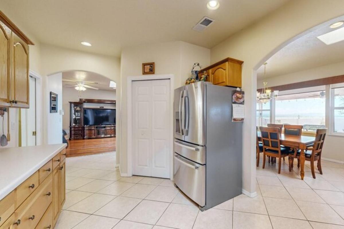 Picture of Home For Sale in Los Lunas, New Mexico, United States