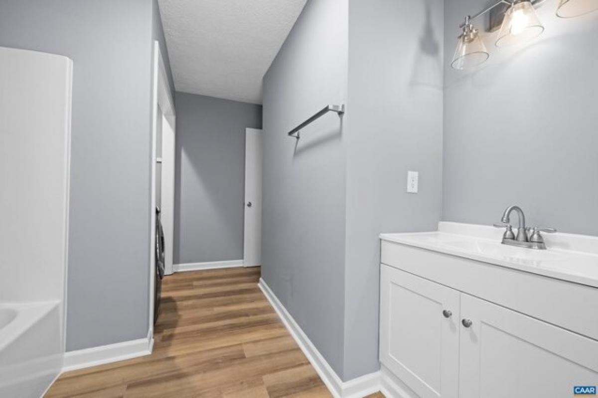 Picture of Home For Sale in Palmyra, Virginia, United States