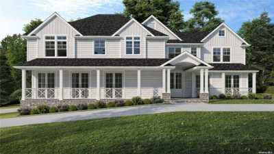 Home For Sale in Melville, New York