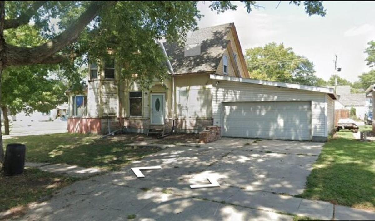 Picture of Home For Sale in Red Oak, Iowa, United States