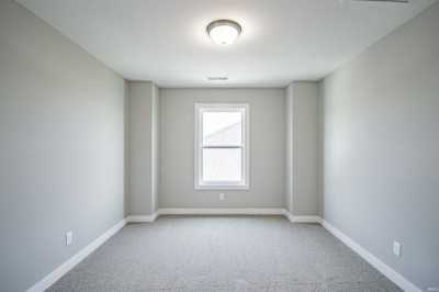 Home For Sale in Newburgh, Indiana