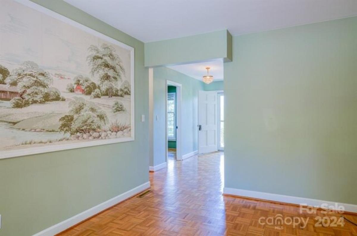 Picture of Home For Sale in Horse Shoe, North Carolina, United States