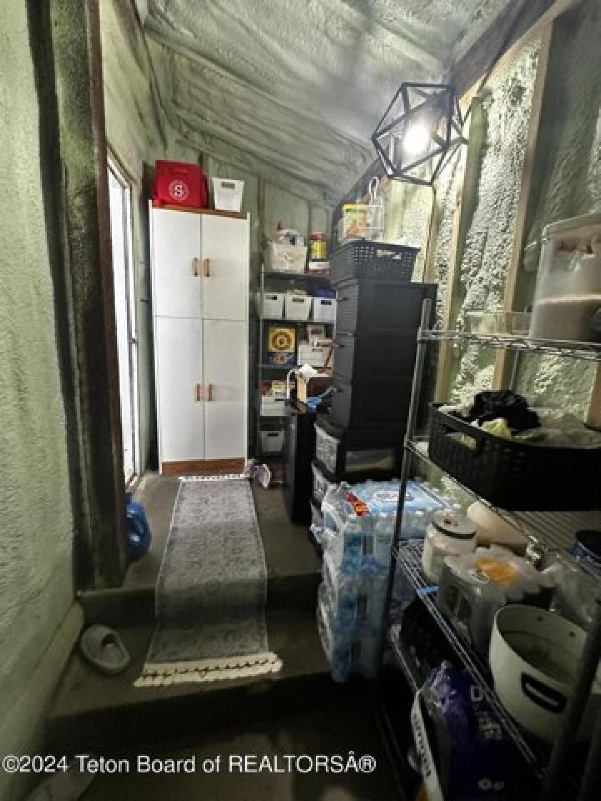 Picture of Home For Sale in Pinedale, Wyoming, United States