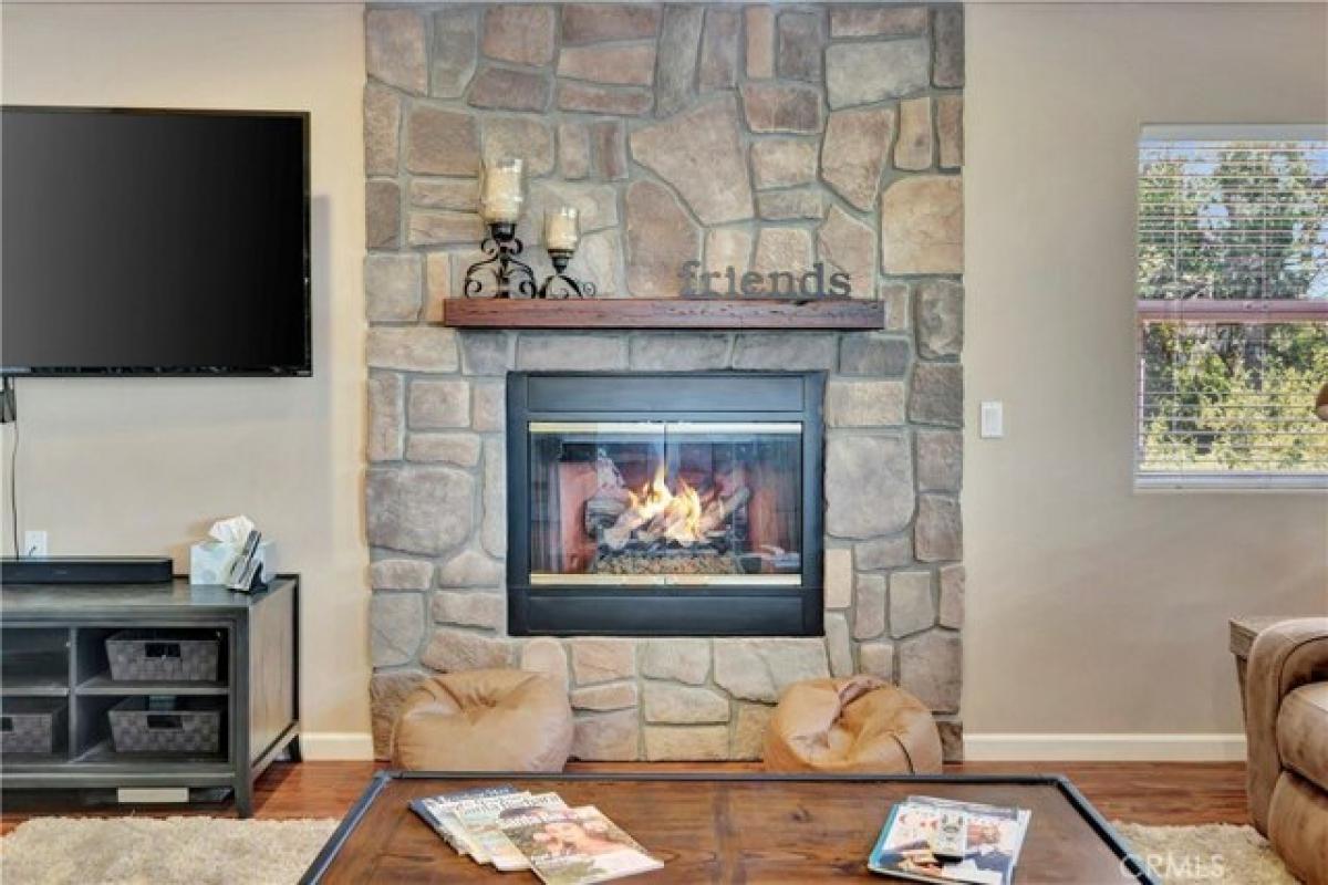 Picture of Home For Sale in Bradley, California, United States