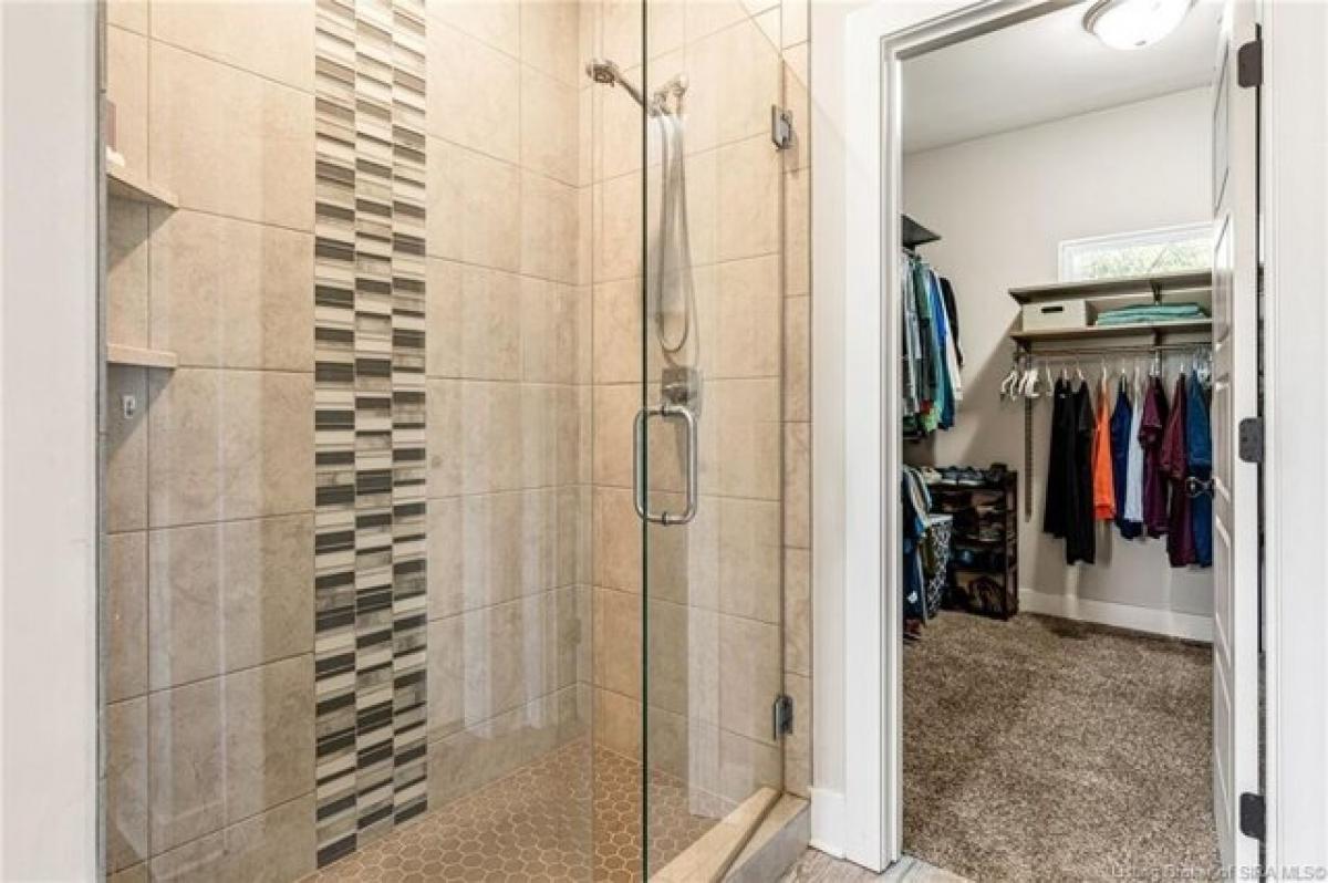 Picture of Home For Sale in Charlestown, Indiana, United States