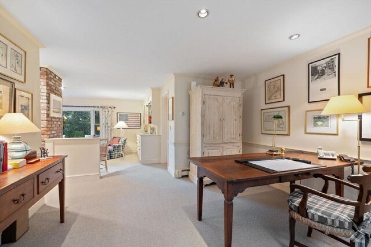 Picture of Home For Sale in Falmouth, Massachusetts, United States