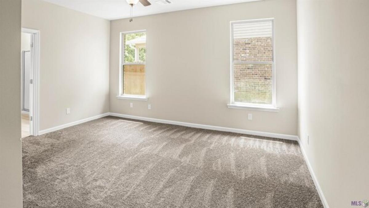 Picture of Home For Sale in Zachary, Louisiana, United States