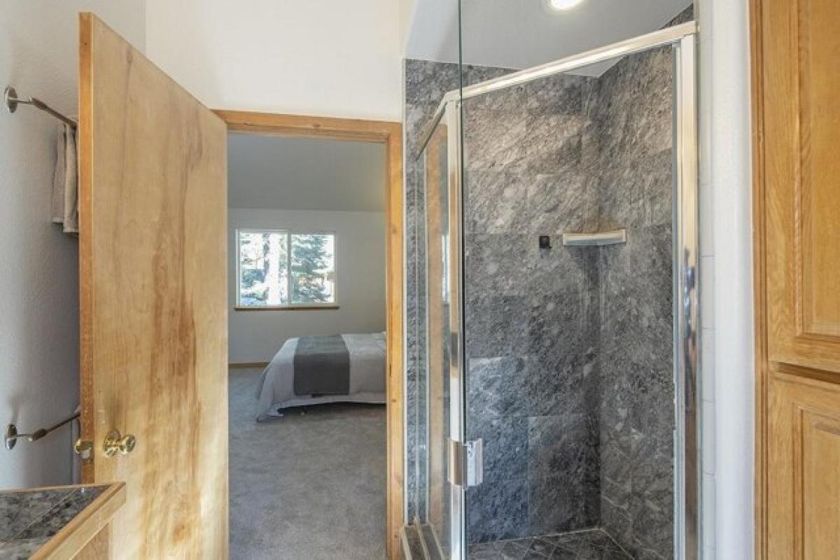 Picture of Home For Sale in Carnelian Bay, California, United States