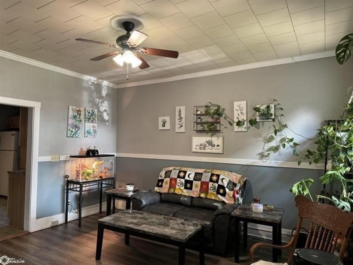 Picture of Home For Sale in Burlington, Iowa, United States