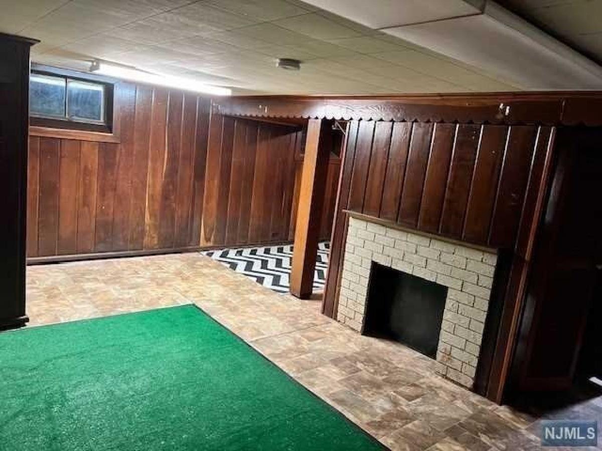 Picture of Home For Sale in Tenafly, New Jersey, United States