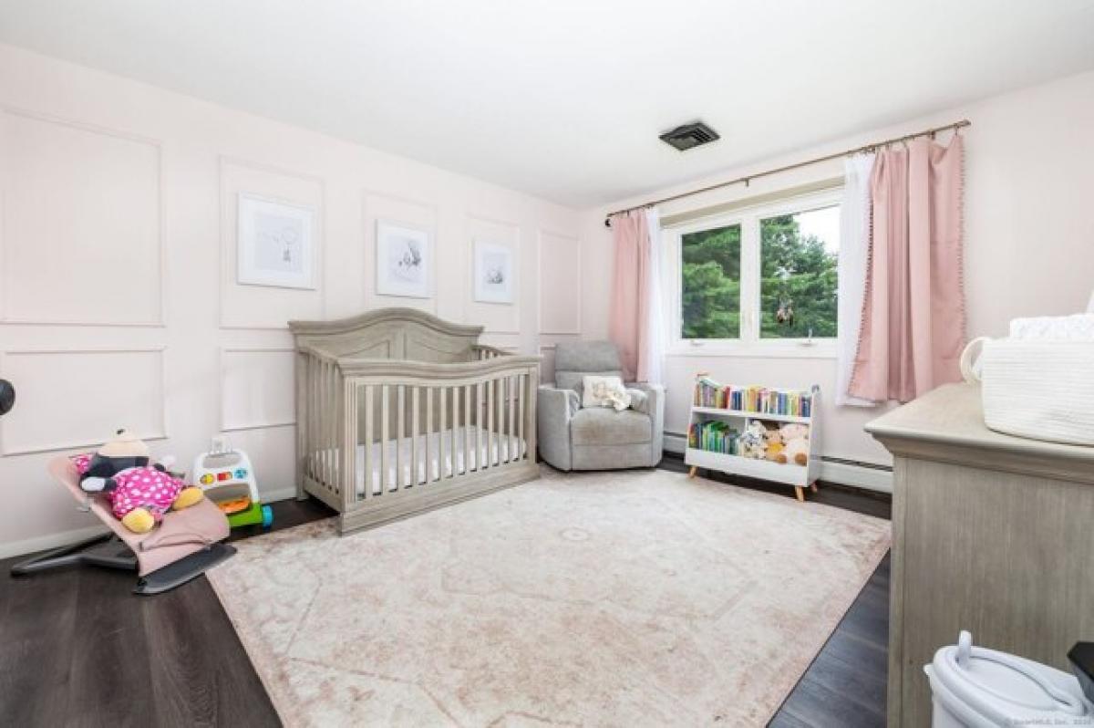 Picture of Home For Sale in Granby, Connecticut, United States