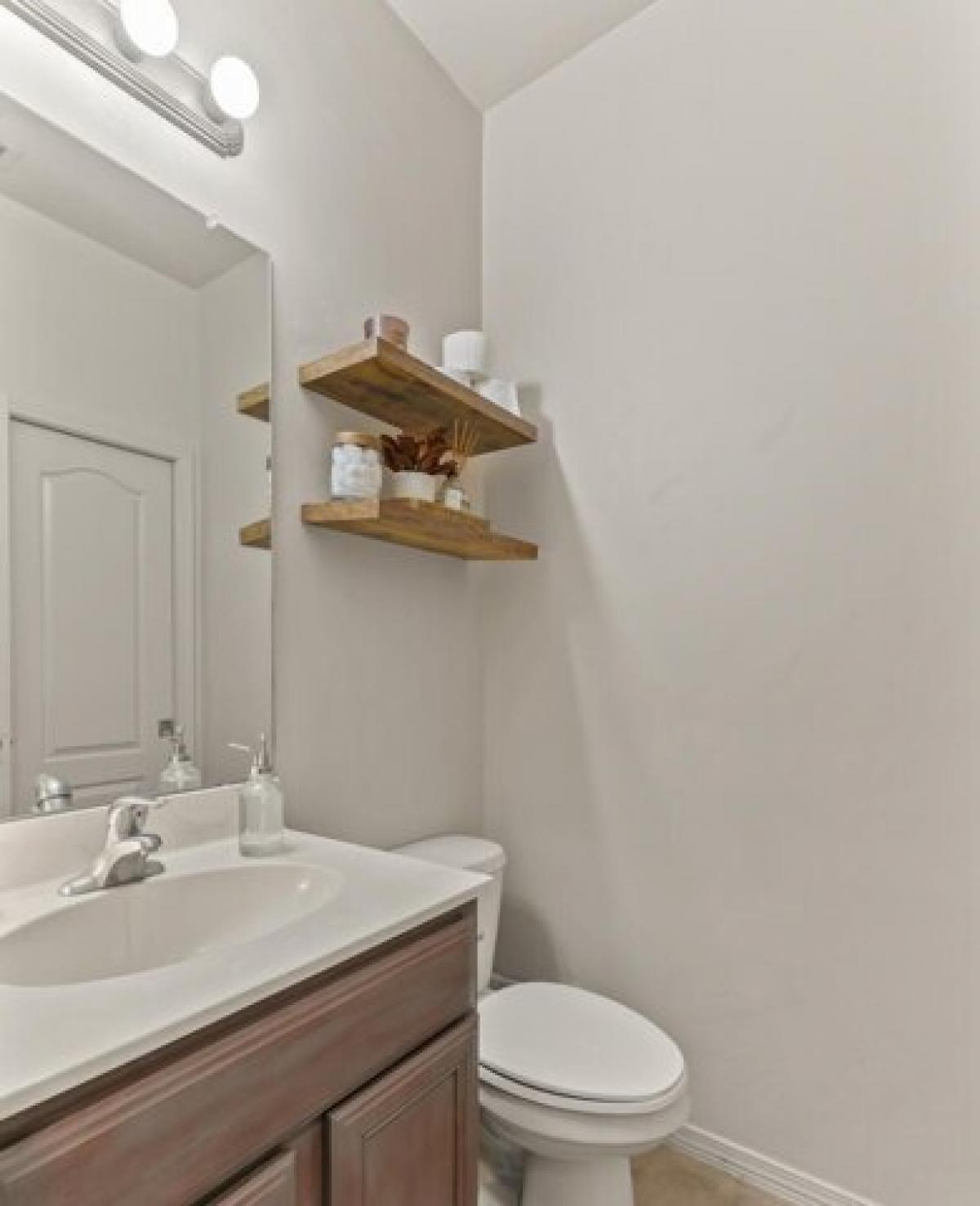 Picture of Home For Sale in Los Lunas, New Mexico, United States