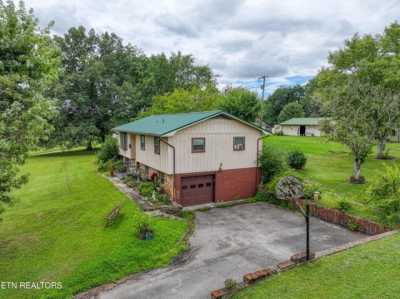 Home For Sale in Strawberry Plains, Tennessee