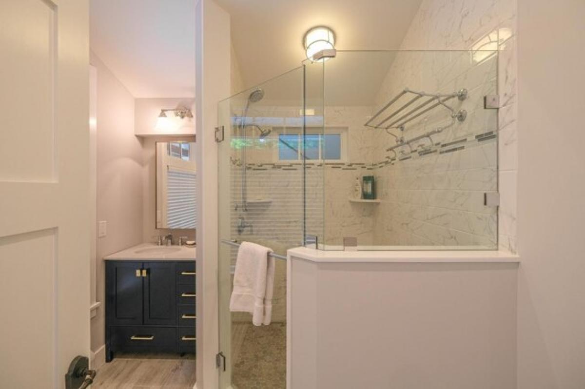 Picture of Home For Sale in Ludlow, Vermont, United States