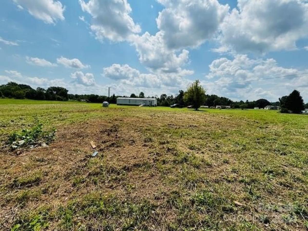 Picture of Home For Sale in Bostic, North Carolina, United States