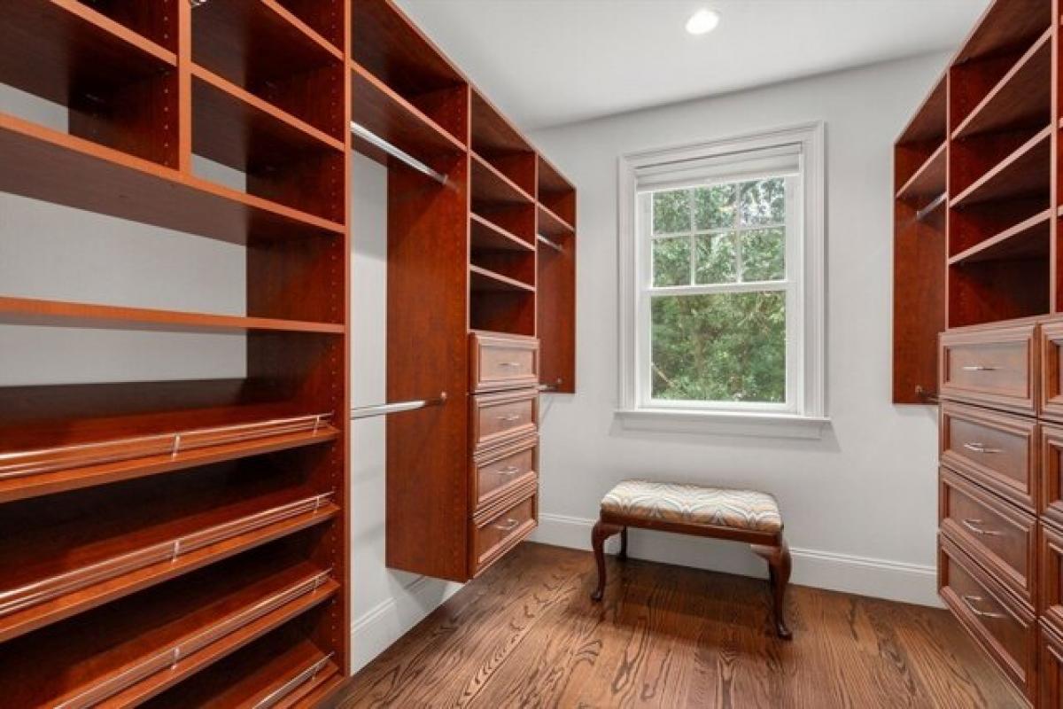 Picture of Home For Sale in Sudbury, Massachusetts, United States