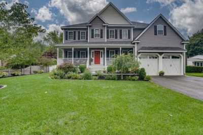 Home For Sale in Burlington, Massachusetts