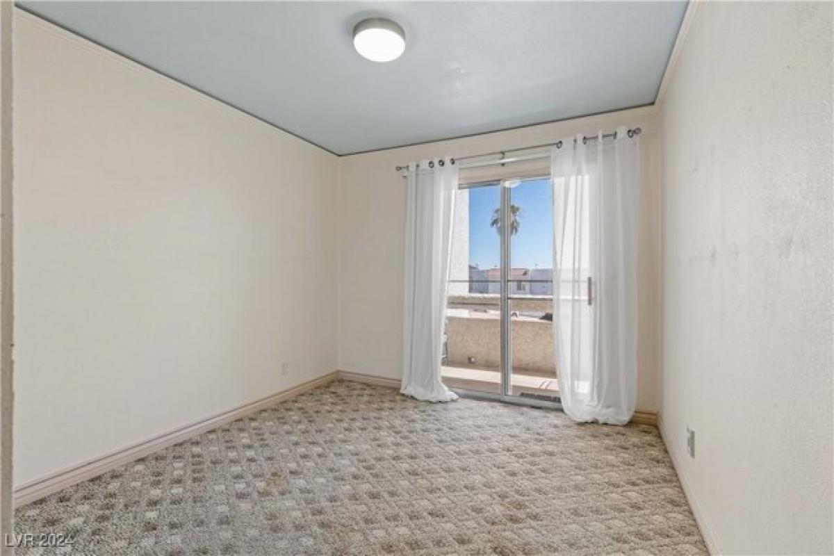 Picture of Home For Sale in Boulder City, Nevada, United States