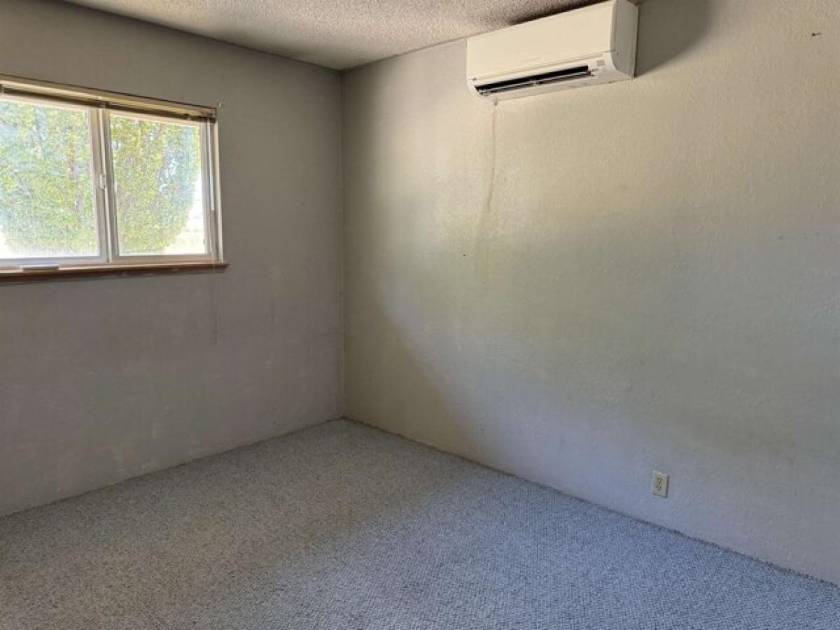 Picture of Home For Sale in Grenada, California, United States