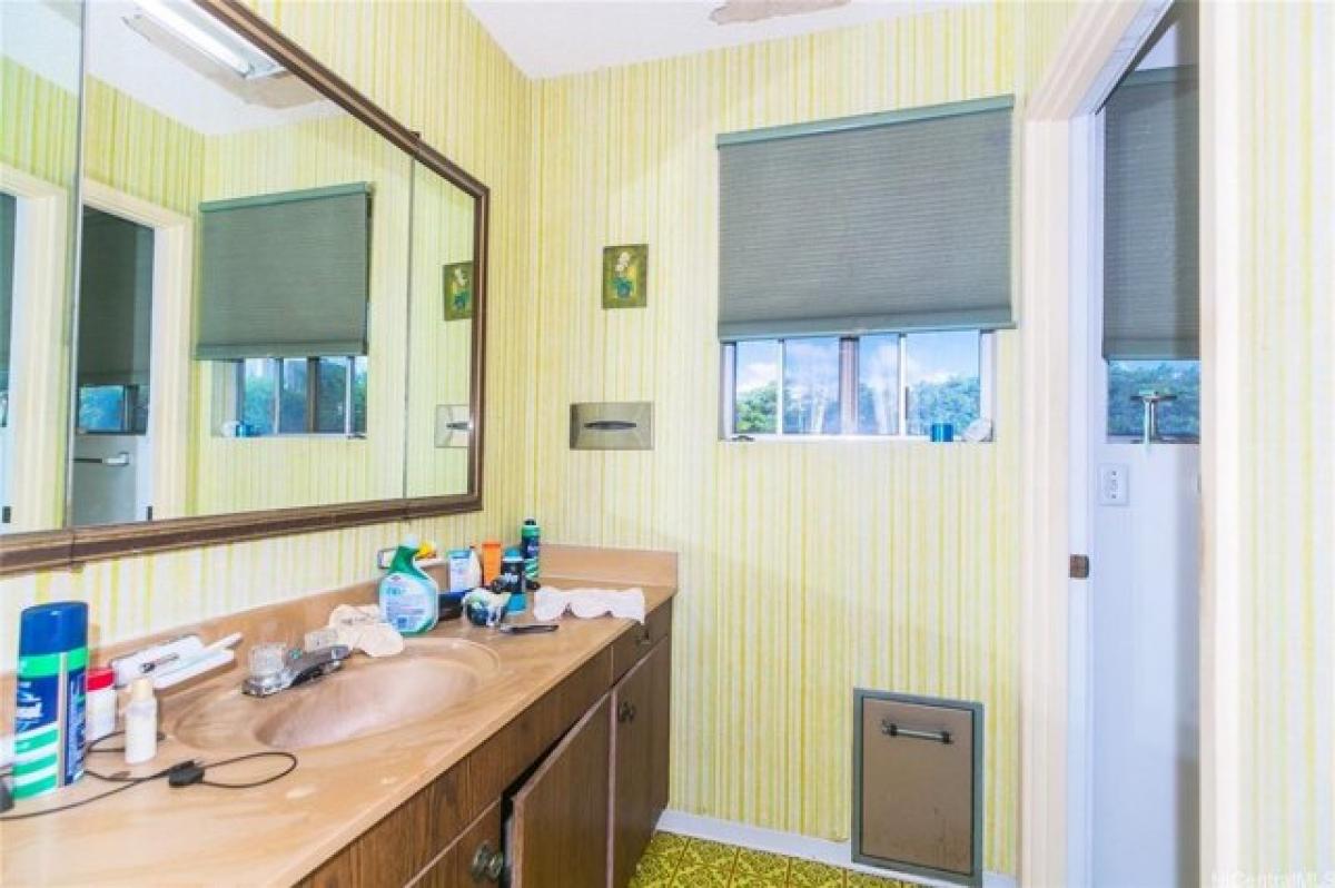 Picture of Home For Sale in Aiea, Hawaii, United States