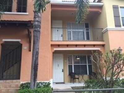 Home For Rent in Palm Springs, Florida