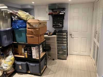 Home For Sale in Roslyn, New York