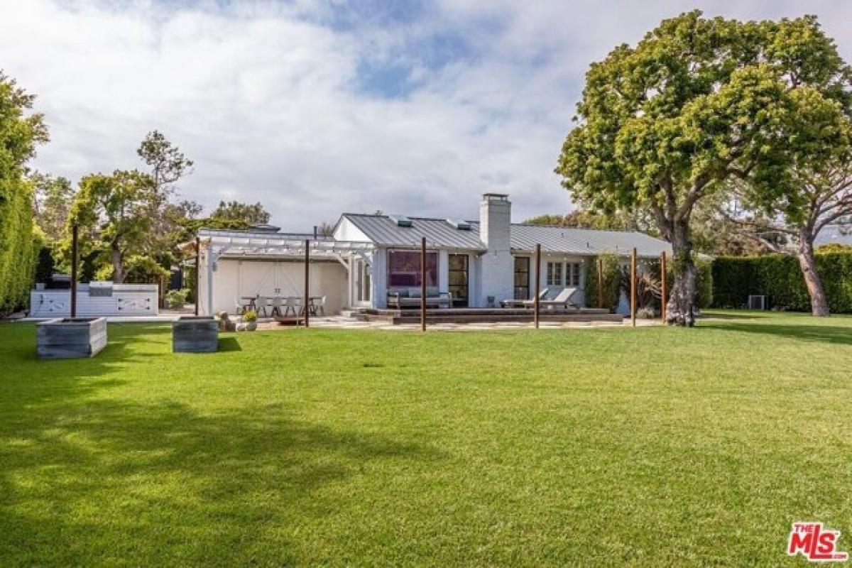 Picture of Home For Sale in Malibu, California, United States