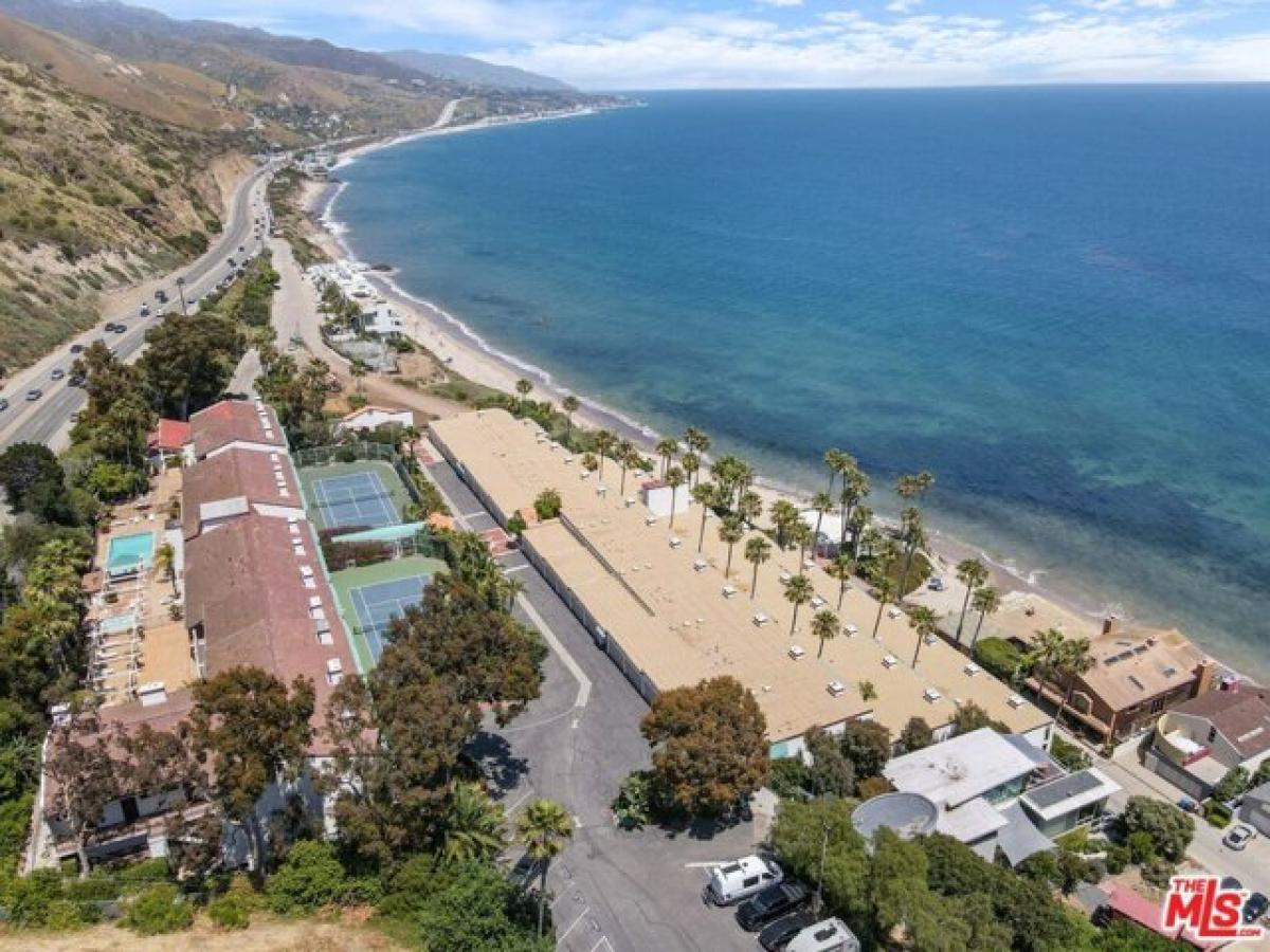 Picture of Home For Sale in Malibu, California, United States