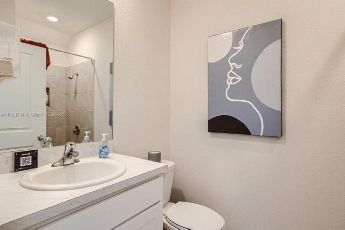 Picture of Home For Sale in Florida City, Florida, United States