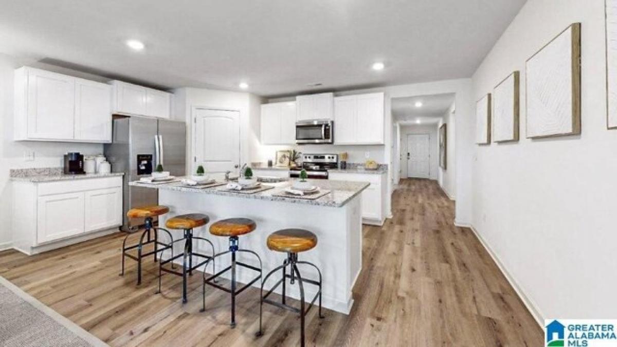 Picture of Home For Sale in Mccalla, Alabama, United States