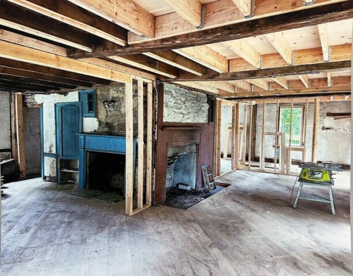 Picture of Home For Sale in Killingworth, Connecticut, United States