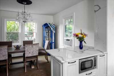 Home For Sale in Cedarhurst, New York