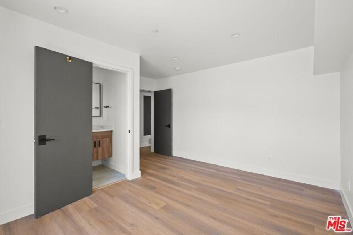 Picture of Home For Rent in Van Nuys, California, United States