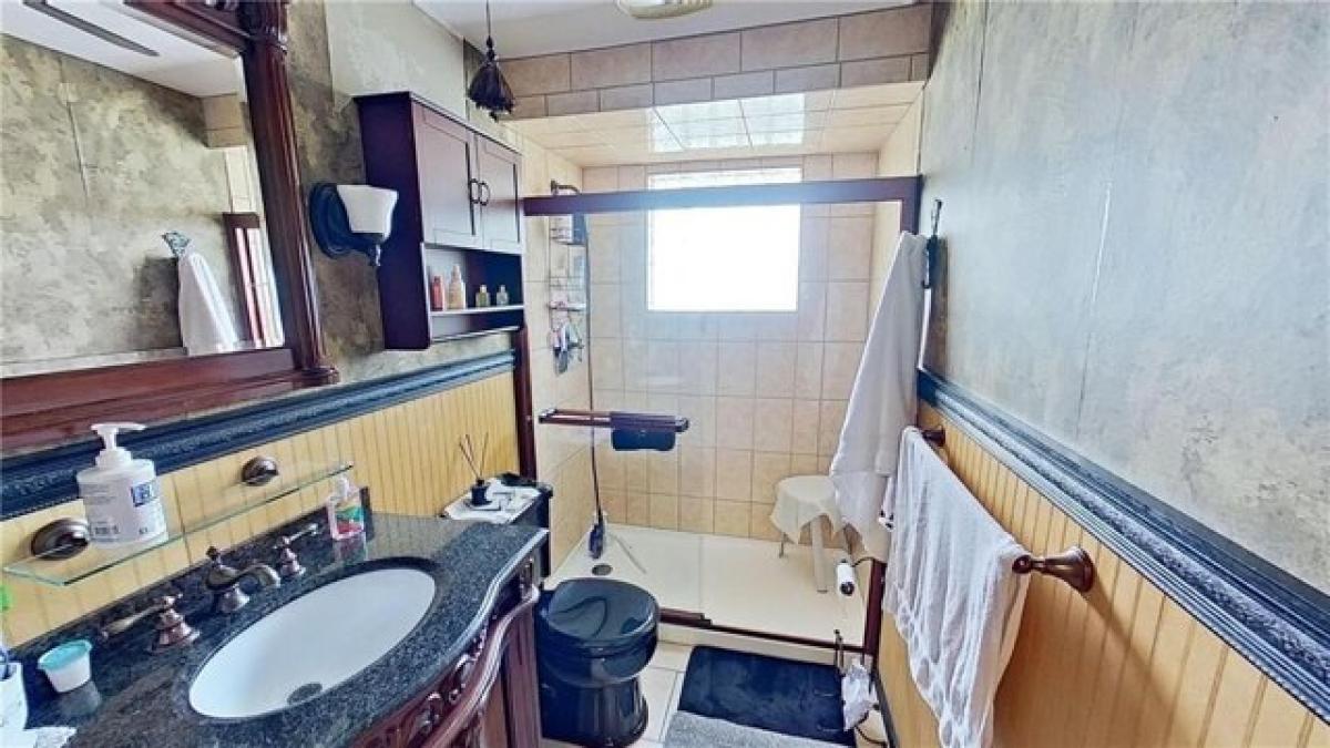 Picture of Home For Sale in Glassport, Pennsylvania, United States