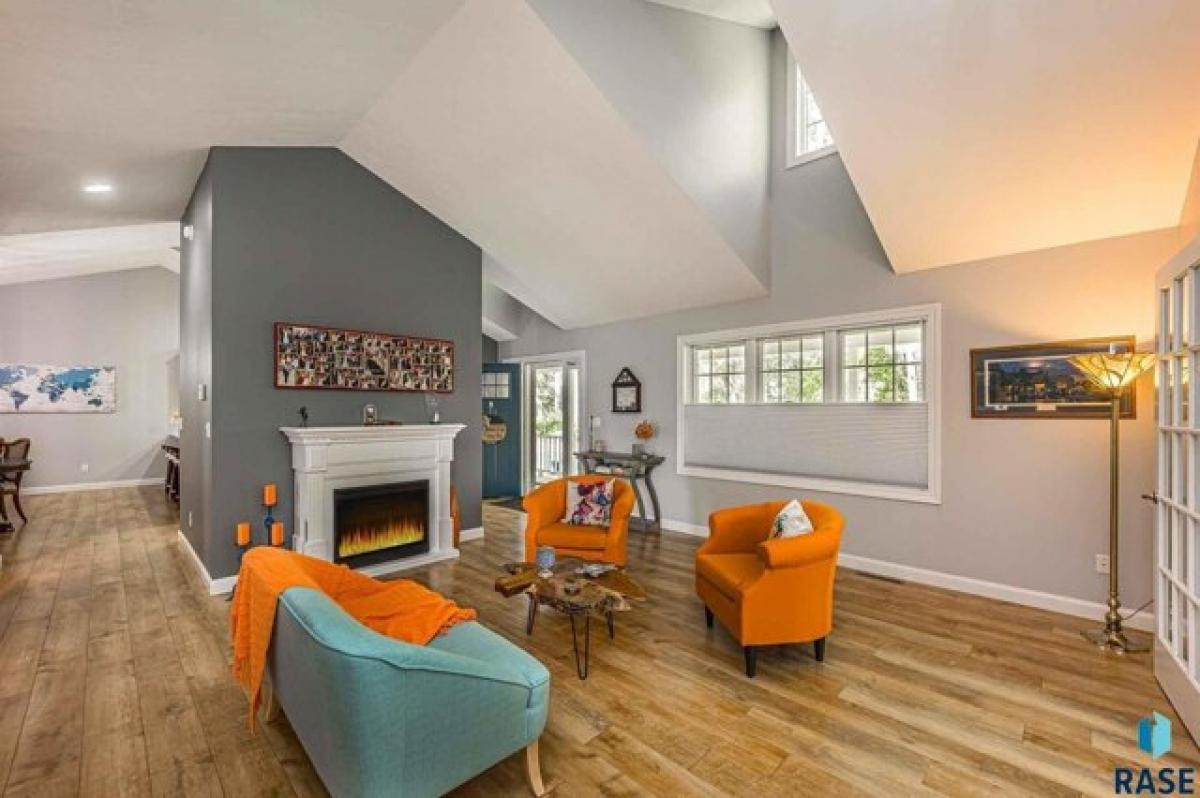 Picture of Home For Sale in Chester, South Dakota, United States