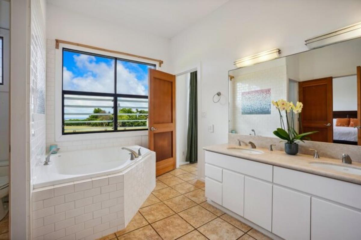 Picture of Home For Sale in Kilauea, Hawaii, United States