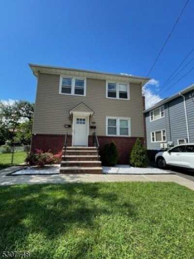Home For Rent in Linden, New Jersey