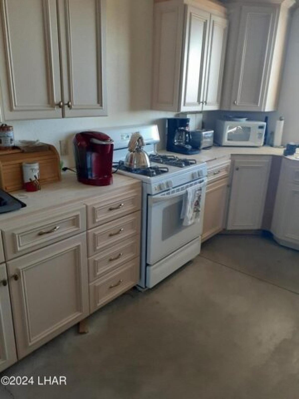 Picture of Home For Sale in Yucca, Arizona, United States