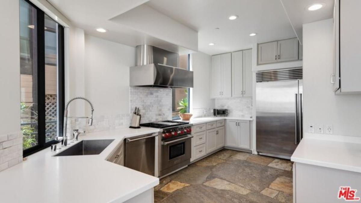 Picture of Home For Sale in Malibu, California, United States