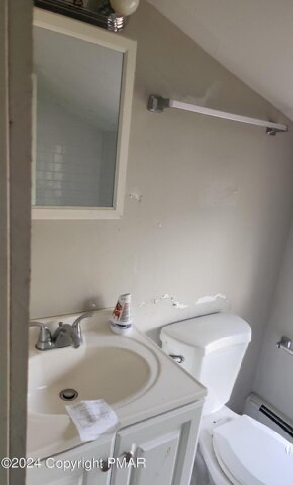 Picture of Home For Sale in Easton, Pennsylvania, United States