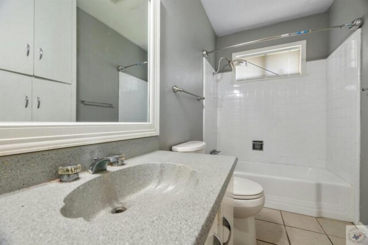 Picture of Home For Sale in Texarkana, Texas, United States