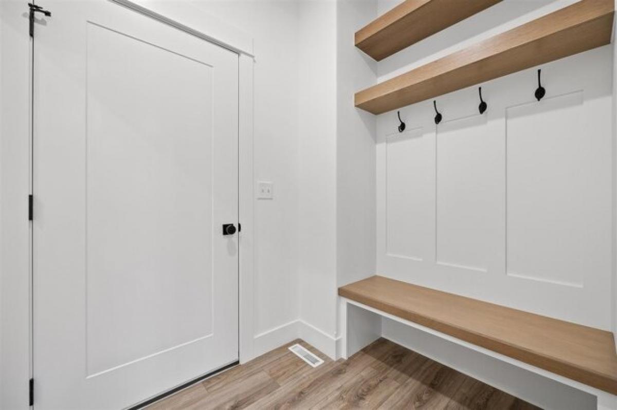 Picture of Home For Sale in Tiffin, Iowa, United States