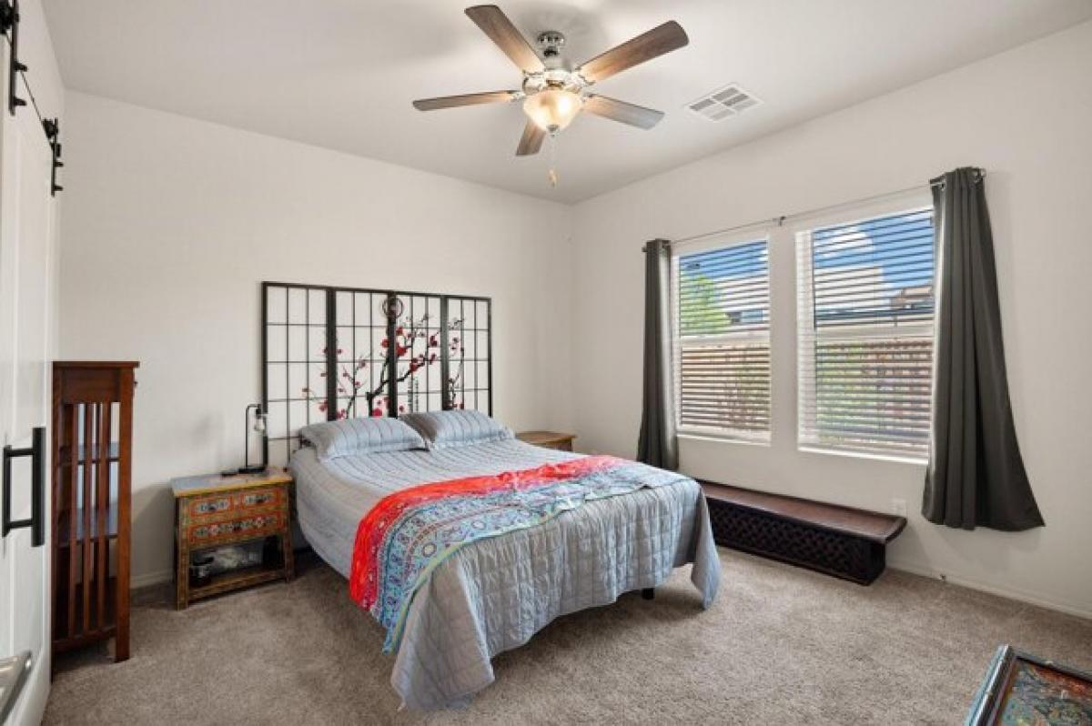 Picture of Home For Sale in Los Lunas, New Mexico, United States