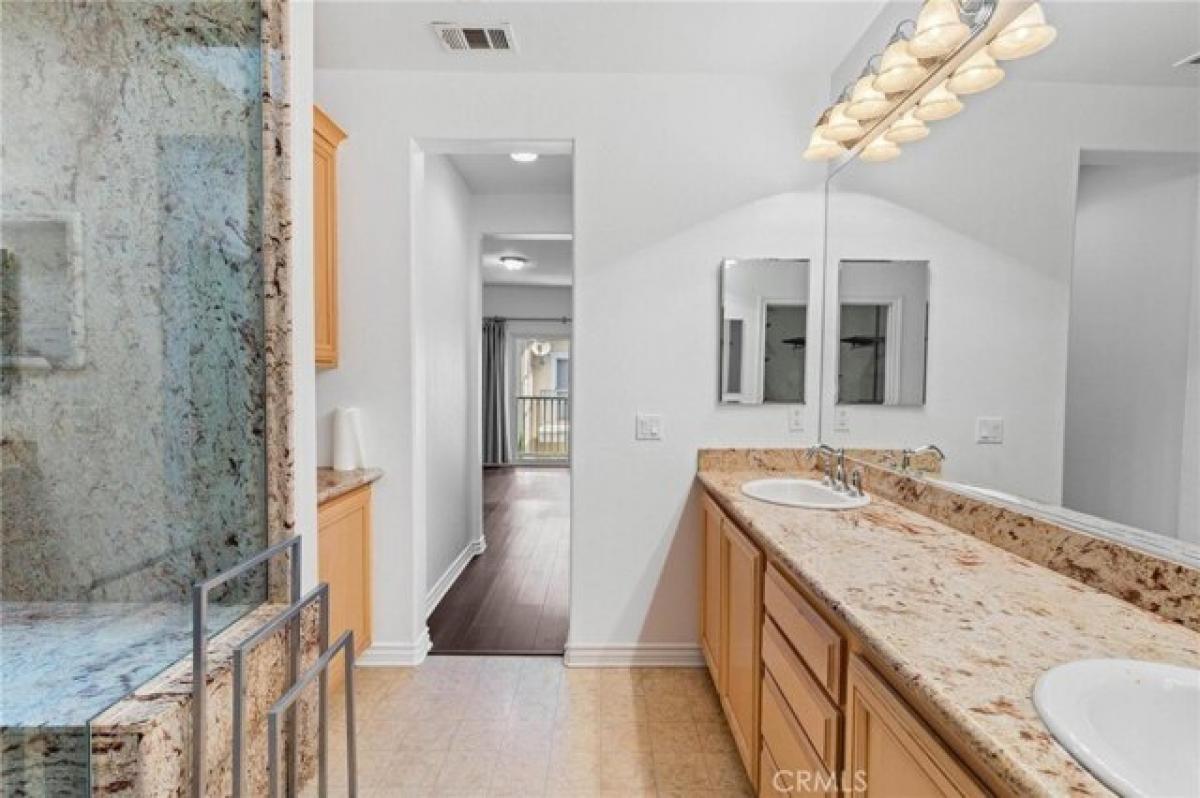 Picture of Home For Sale in Signal Hill, California, United States